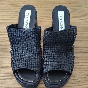 Steve Madden Black Leather Woven Mules